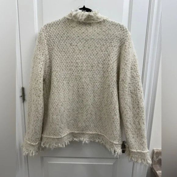 Cream V-neck Knited Cardigan - Picture 4 of 4